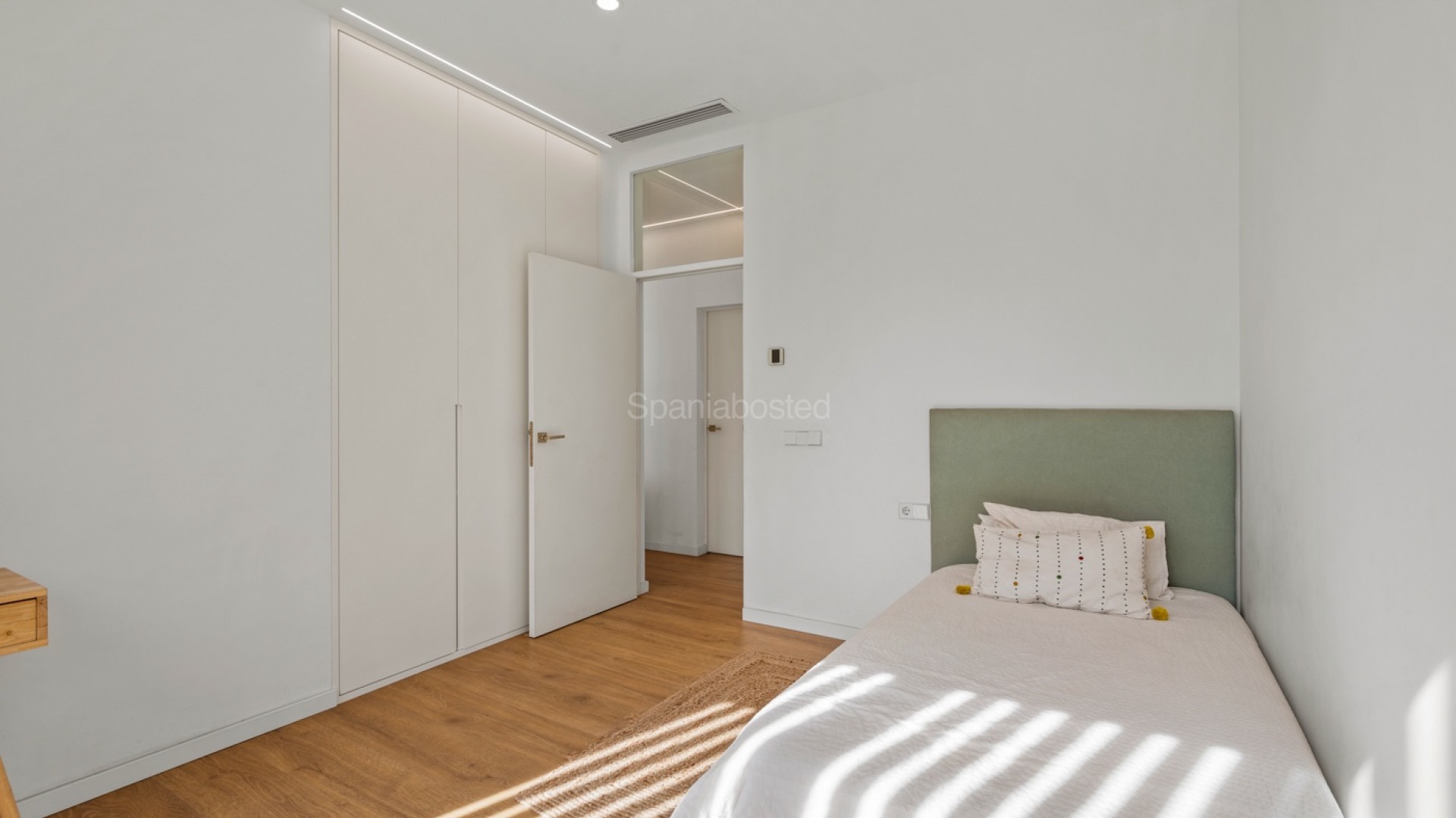 Resale - Villa -
Finestrat