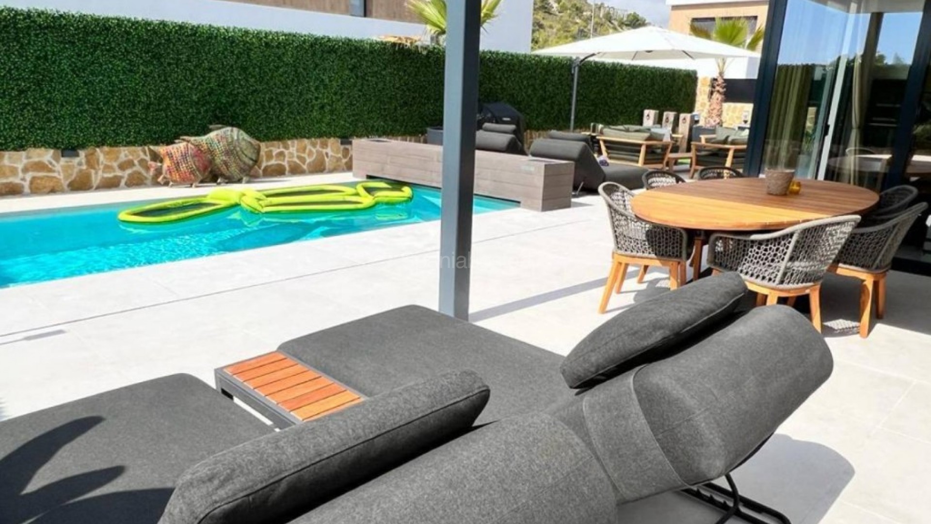 Resale - Villa -
Finestrat