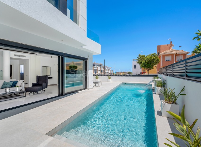 Resale - Villa -
Guardamar del Segura