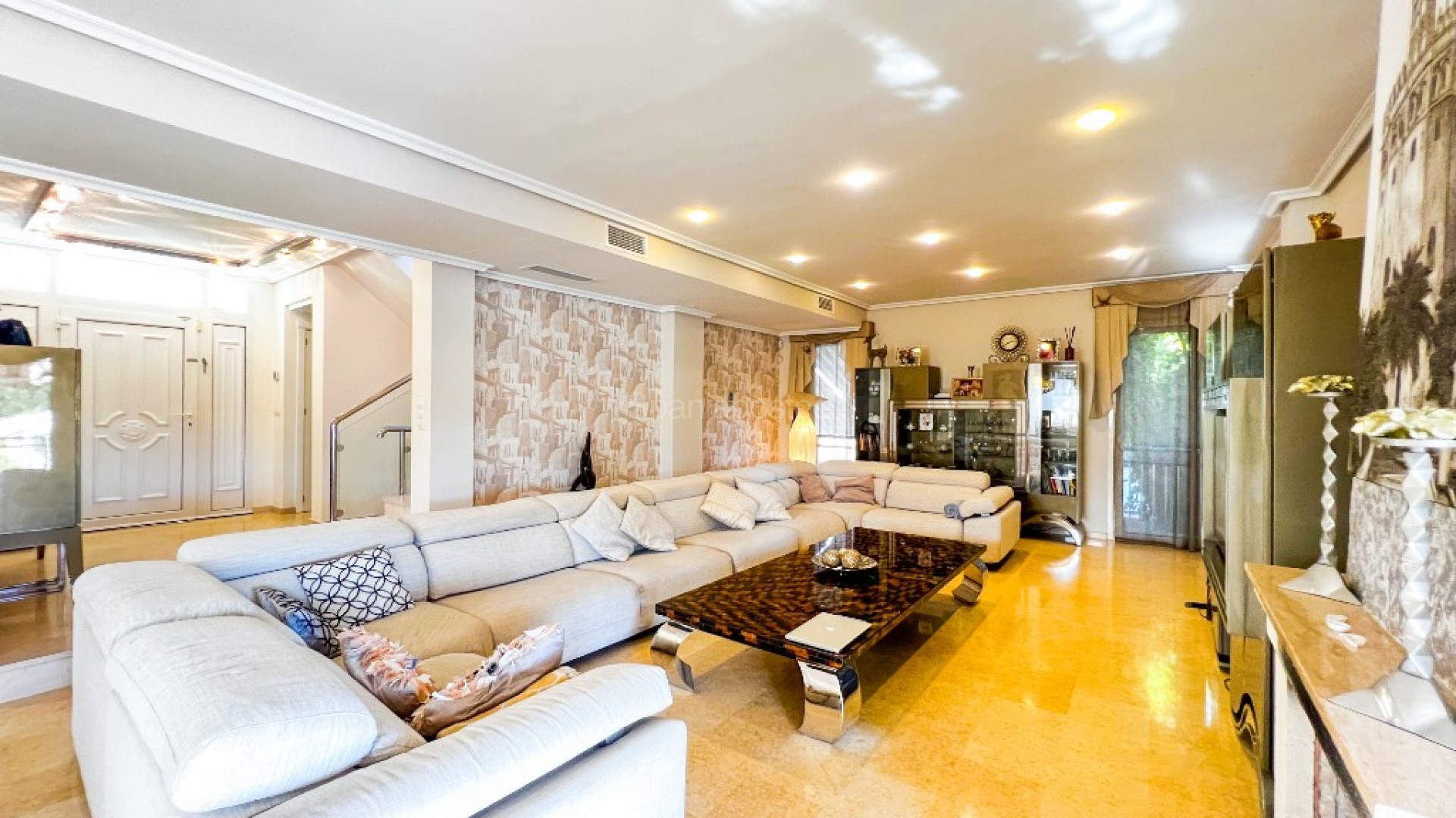 Resale - Villa -
La Mata