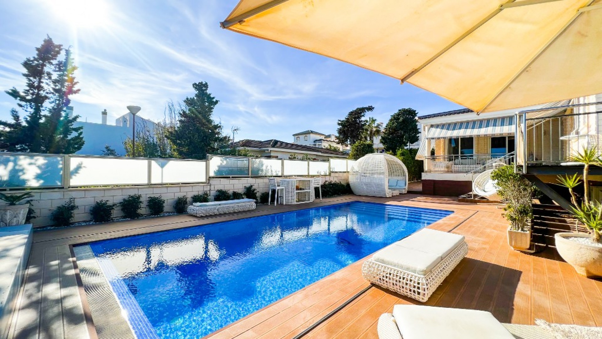 Resale - Villa -
La Mata