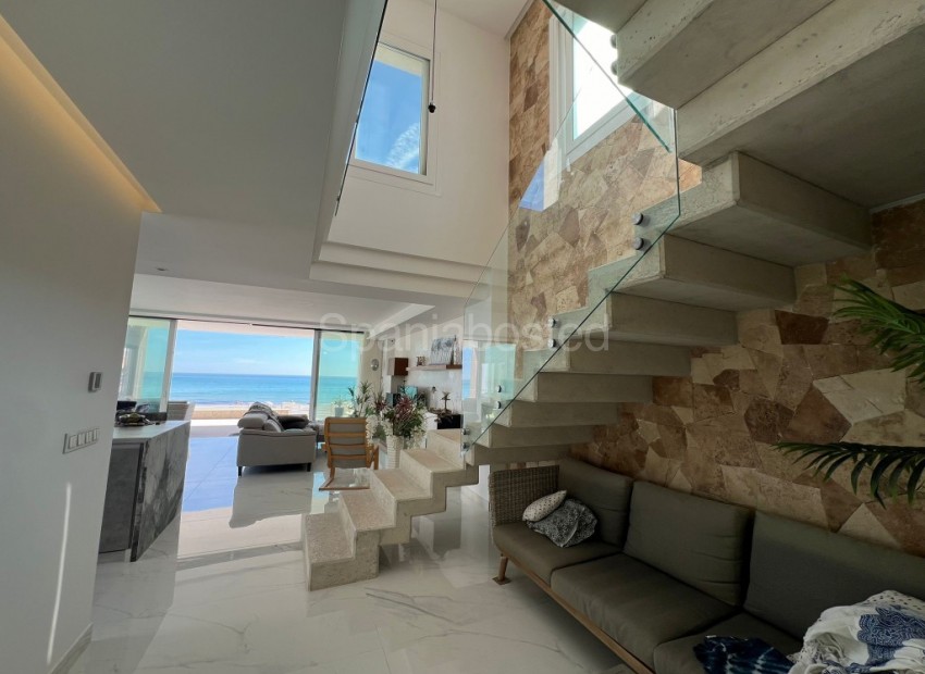 Resale - Villa -
La Mata