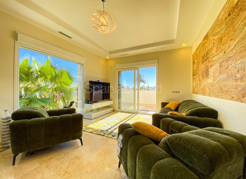 Resale - Villa -
La Zenia