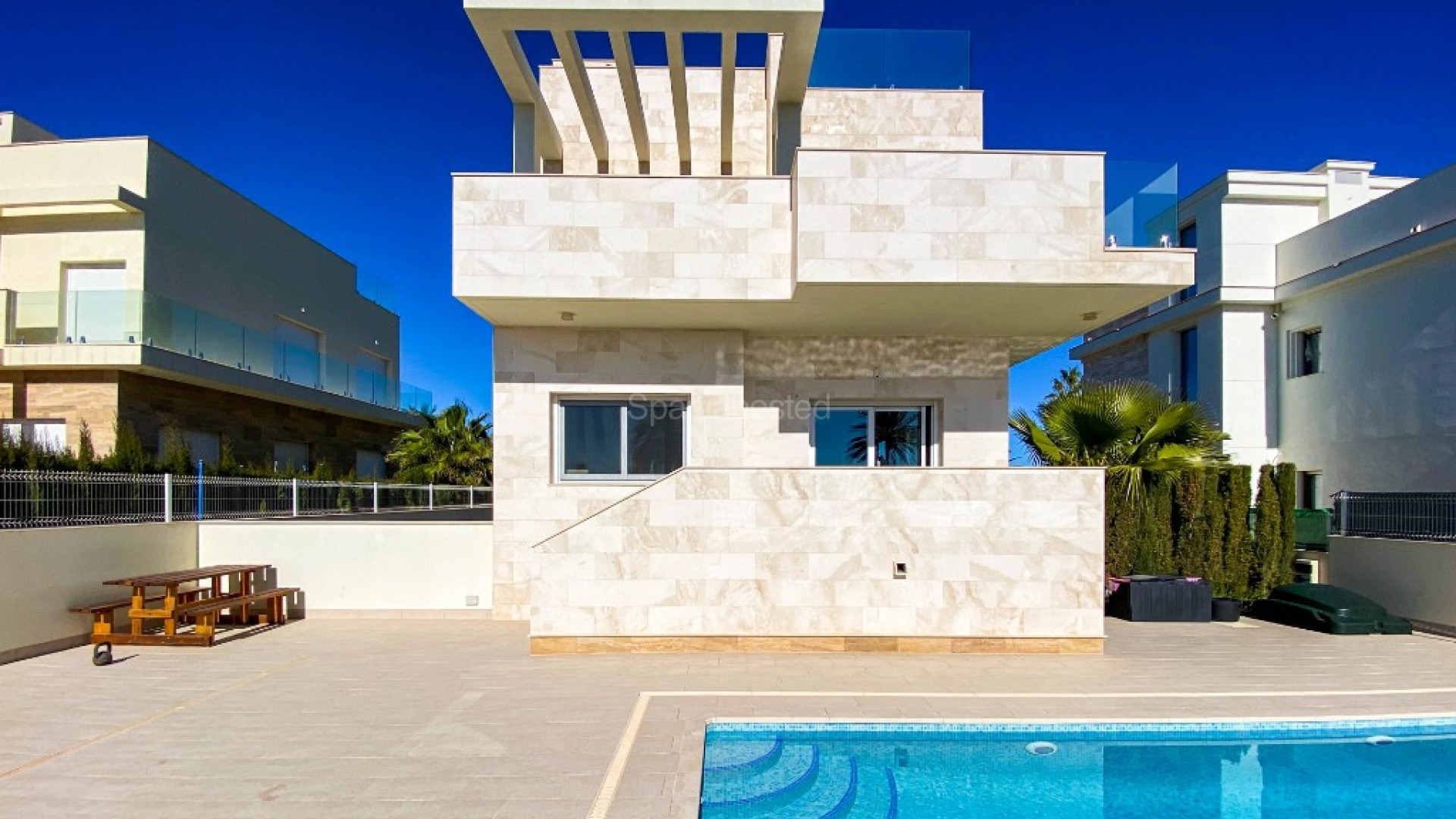 Resale - Villa -
La Zenia