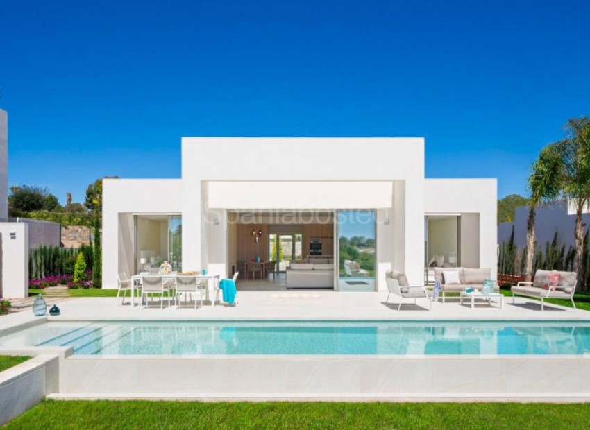 Resale - Villa -
Las Colinas - Las Colinas Golf