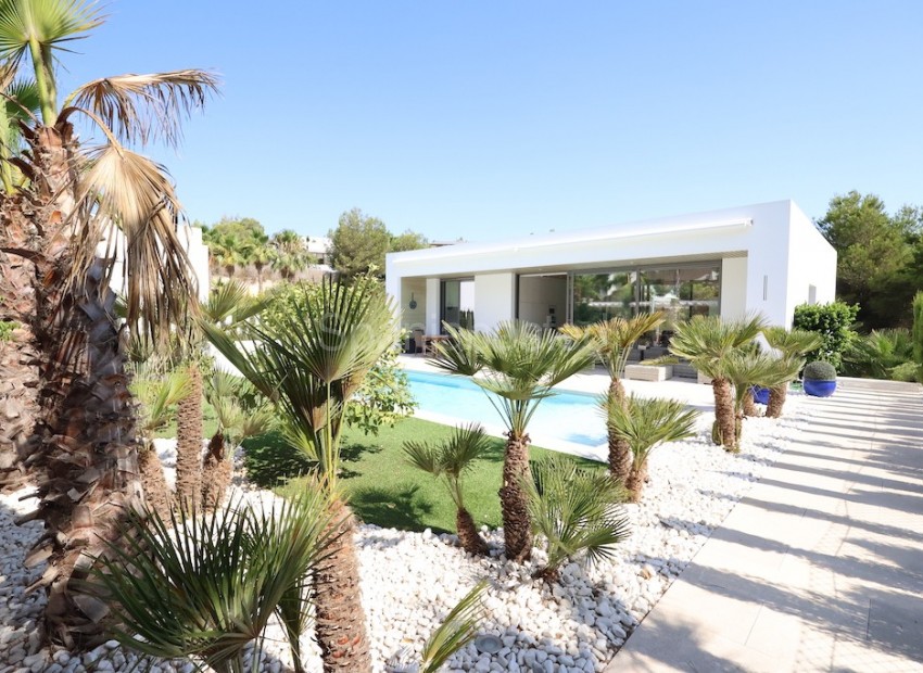 Resale - Villa -
Las Colinas - Las Colinas Golf