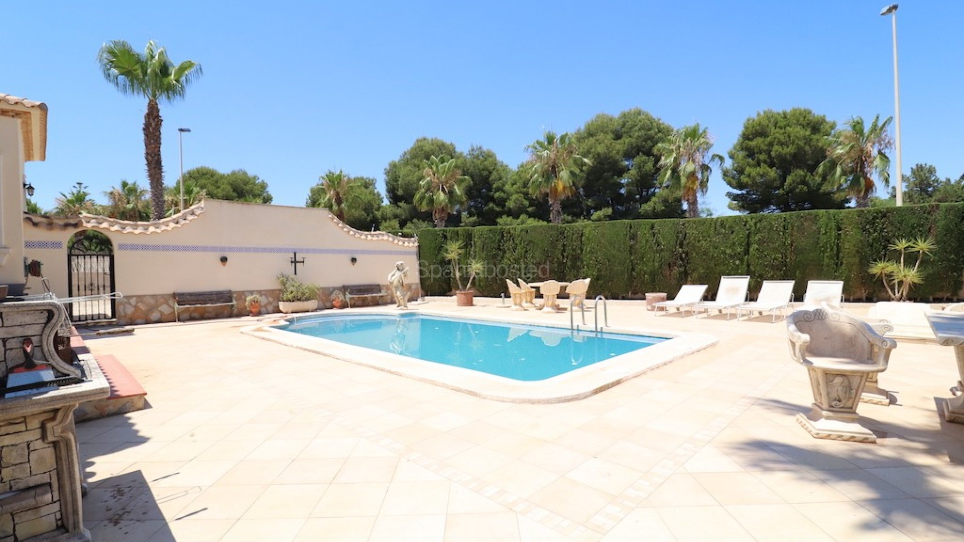 Resale - Villa -
Las Ramblas