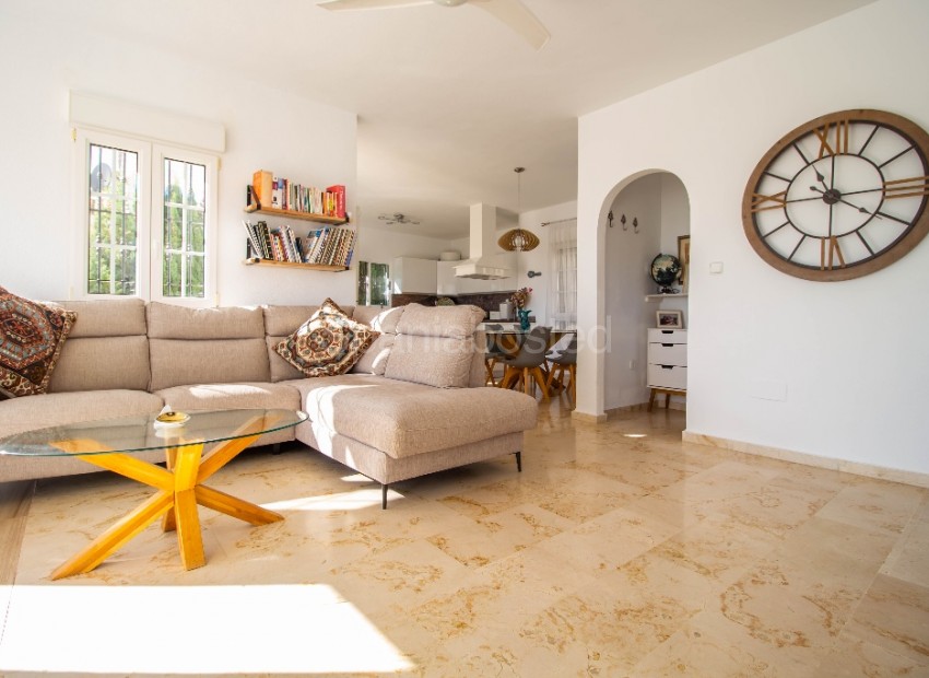 Resale - Villa -
Las Ramblas