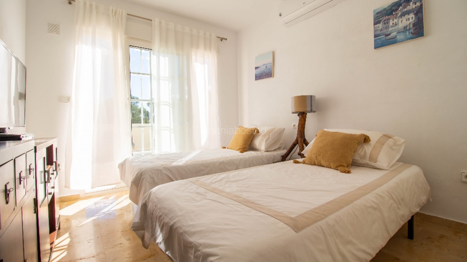 Resale - Villa -
Las Ramblas