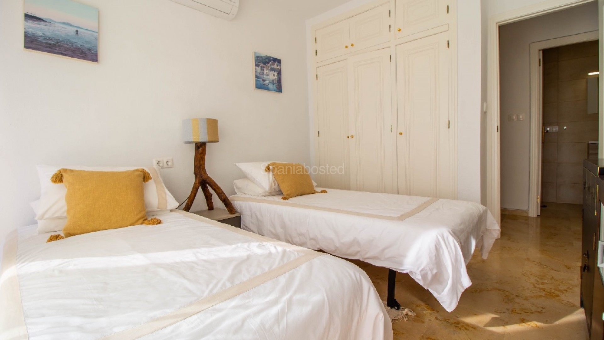 Resale - Villa -
Las Ramblas