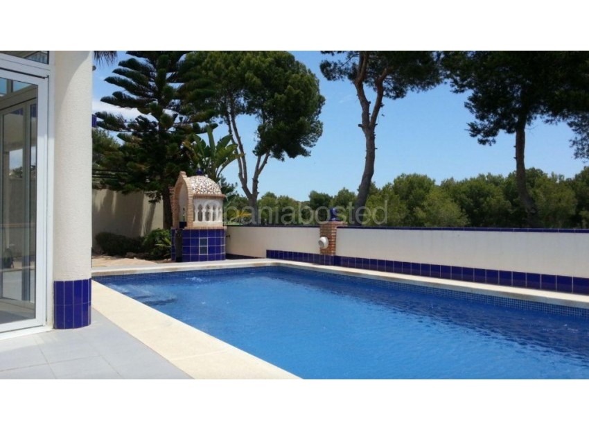Resale - Villa -
Las Ramblas