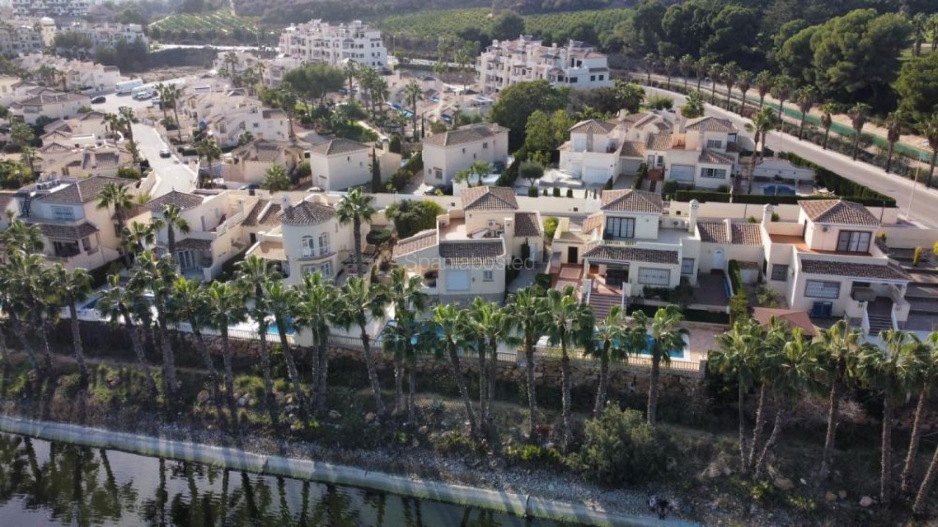 Resale - Villa -
Las Ramblas