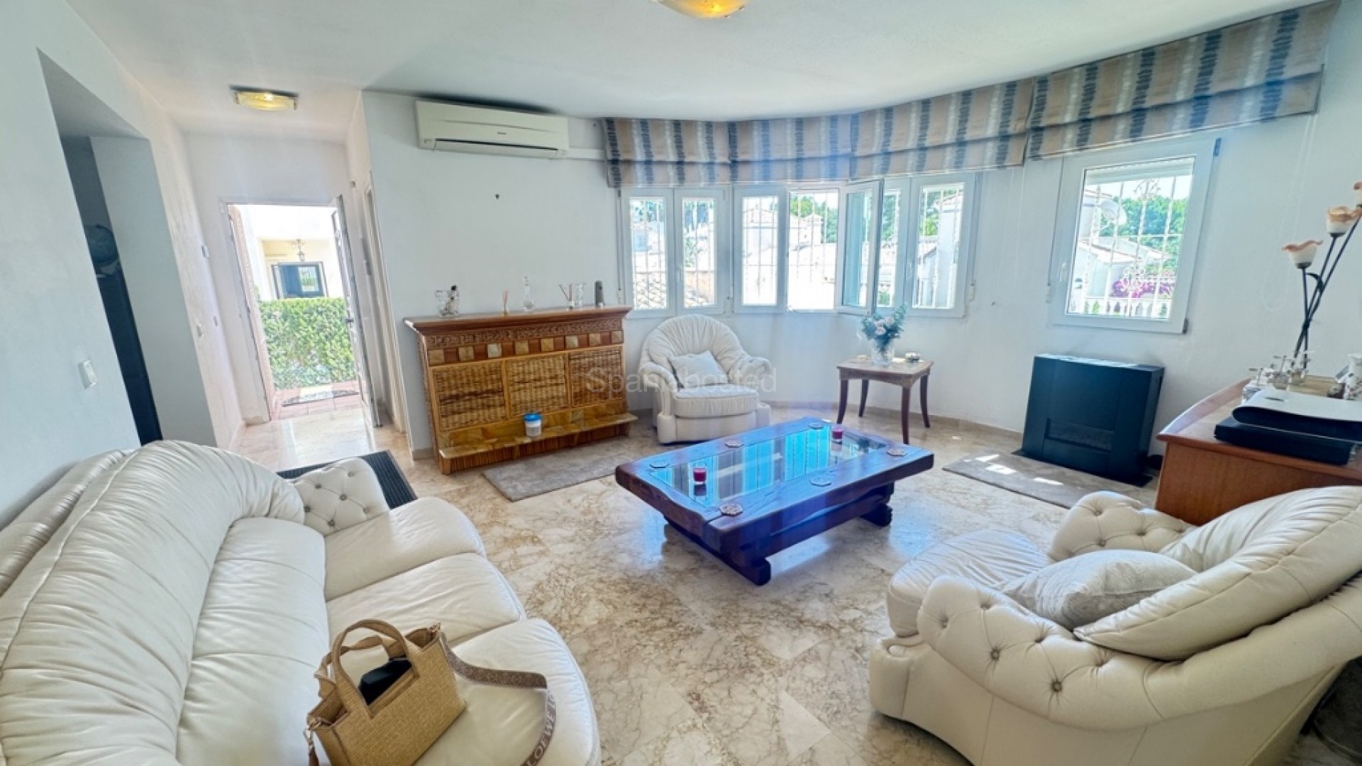 Resale - Villa -
Las Ramblas