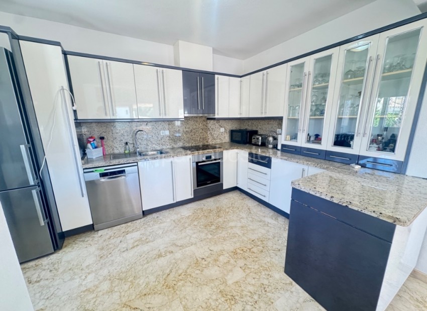 Resale - Villa -
Las Ramblas