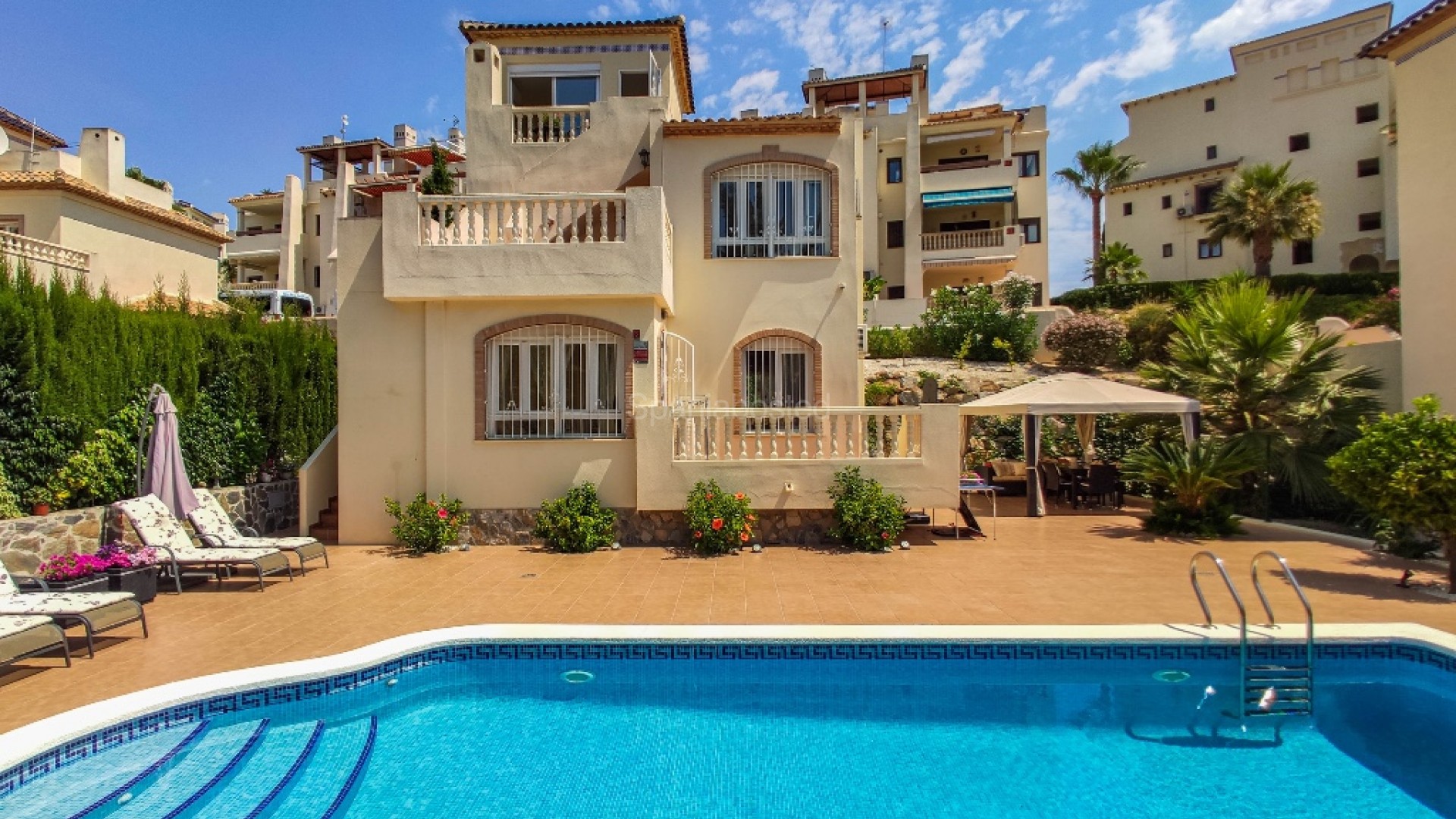 Resale - Villa -
Las Ramblas