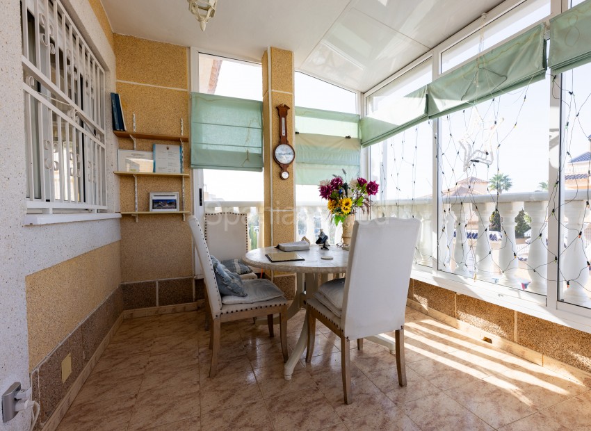 Resale - Villa -
Los Altos