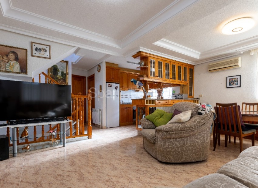 Resale - Villa -
Los Altos