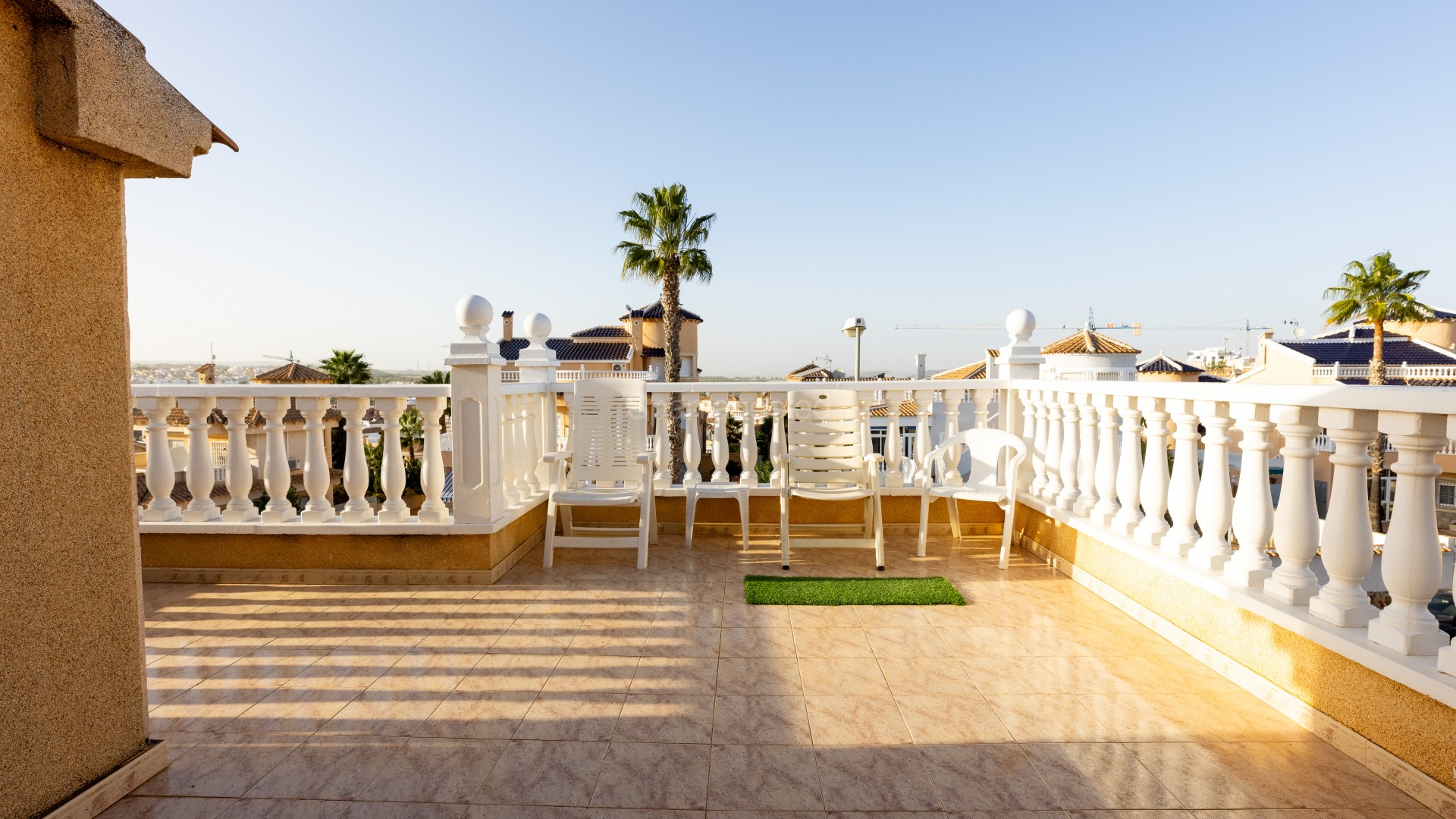 Resale - Villa -
Los Altos