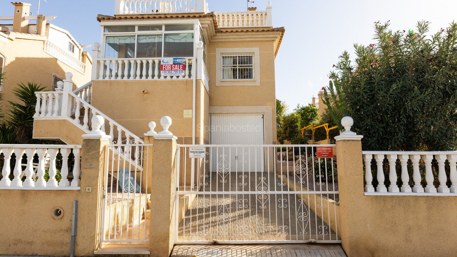 Resale - Villa -
Los Altos