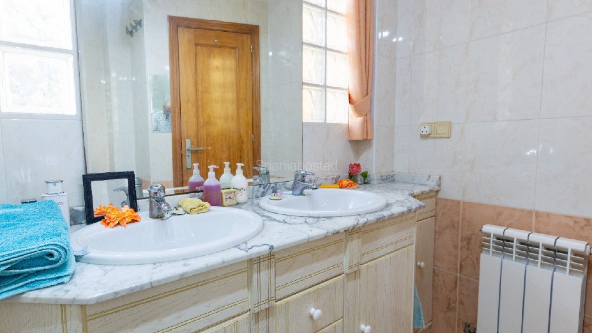 Resale - Villa -
Los Altos