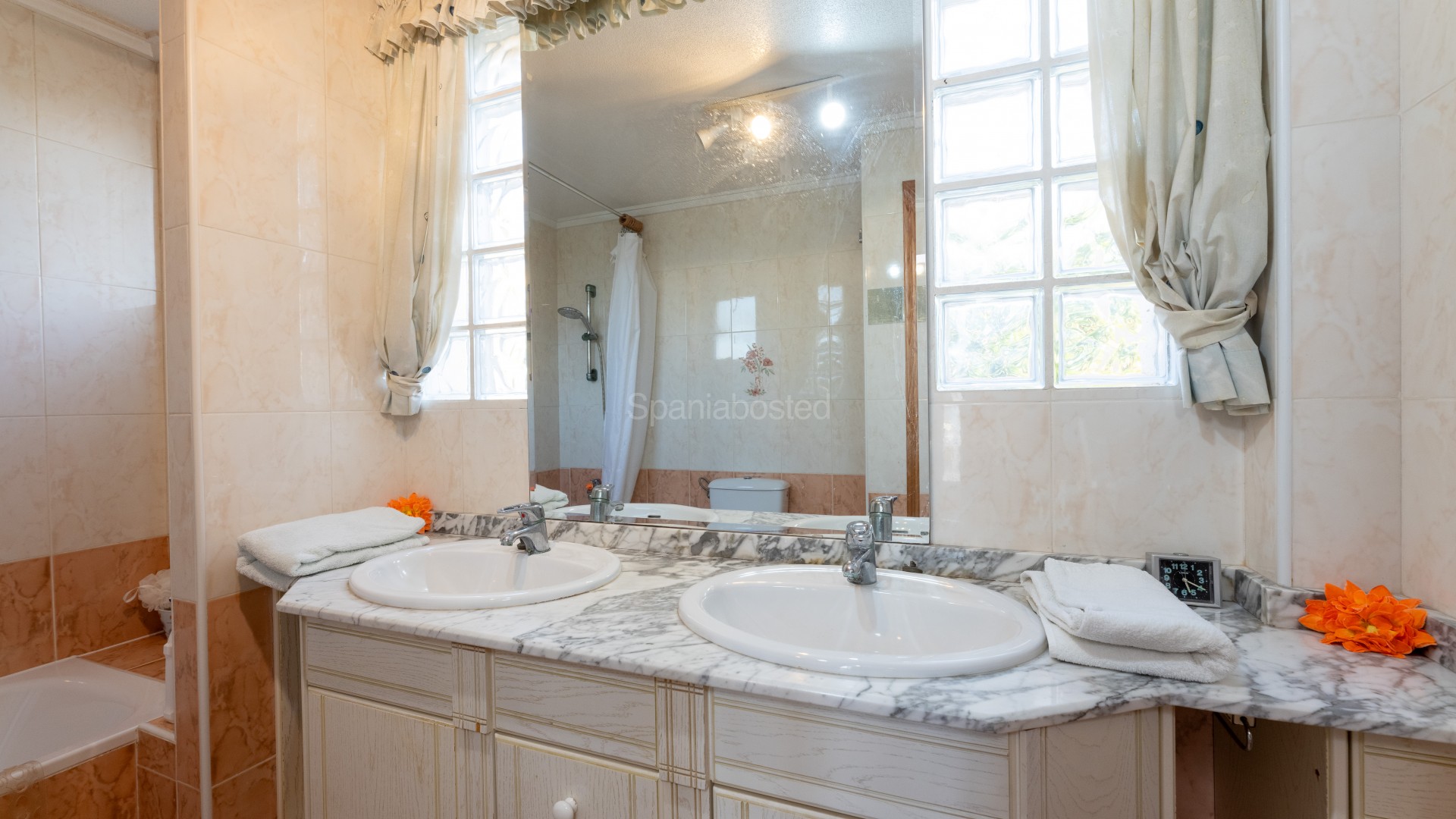 Resale - Villa -
Los Altos