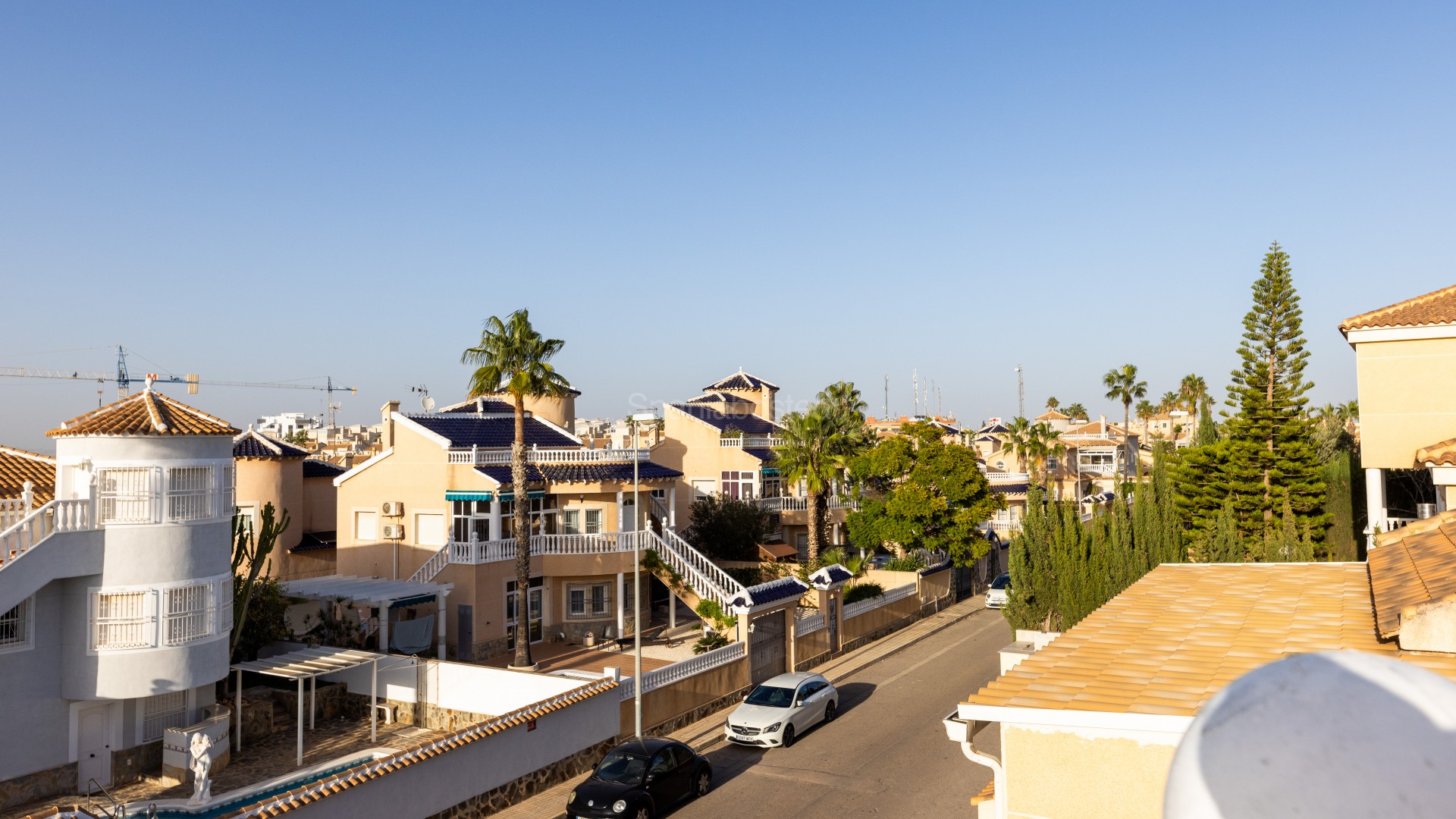 Resale - Villa -
Los Altos