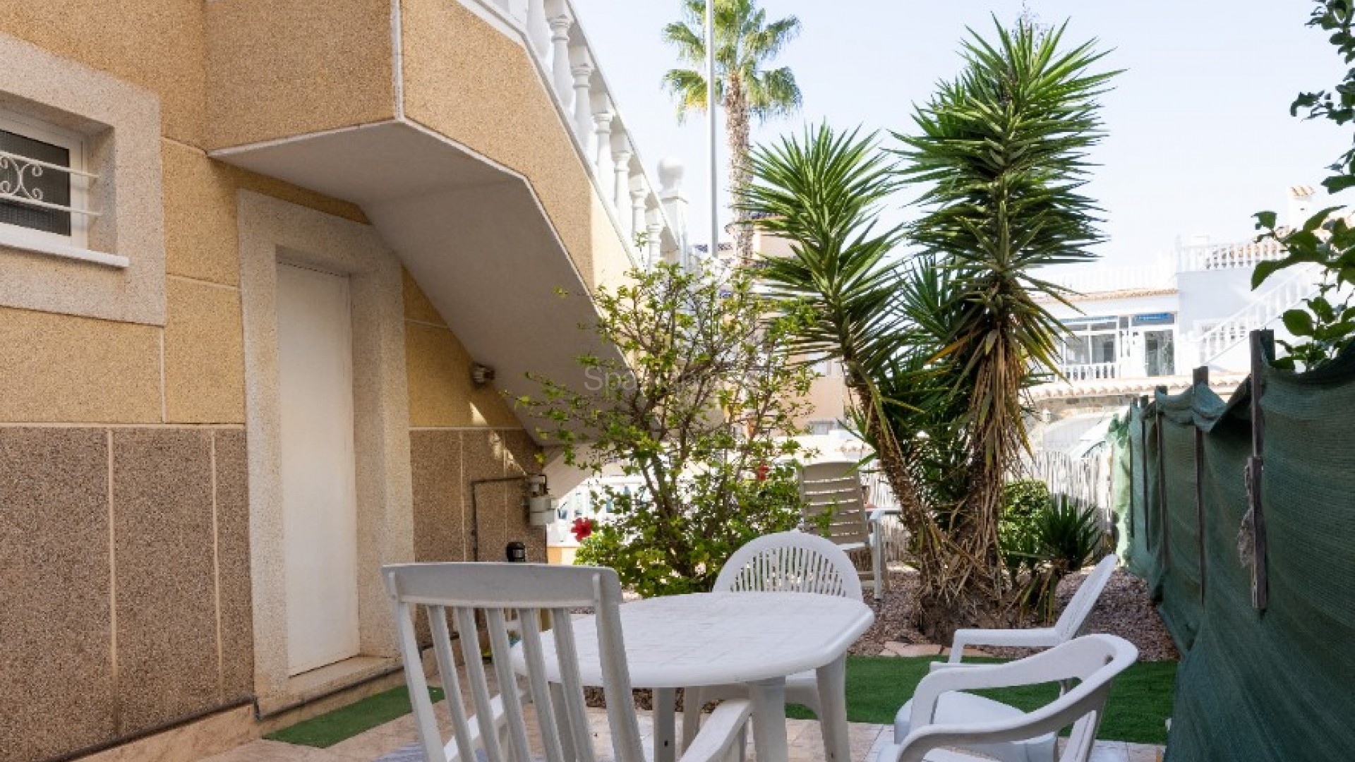 Resale - Villa -
Los Altos