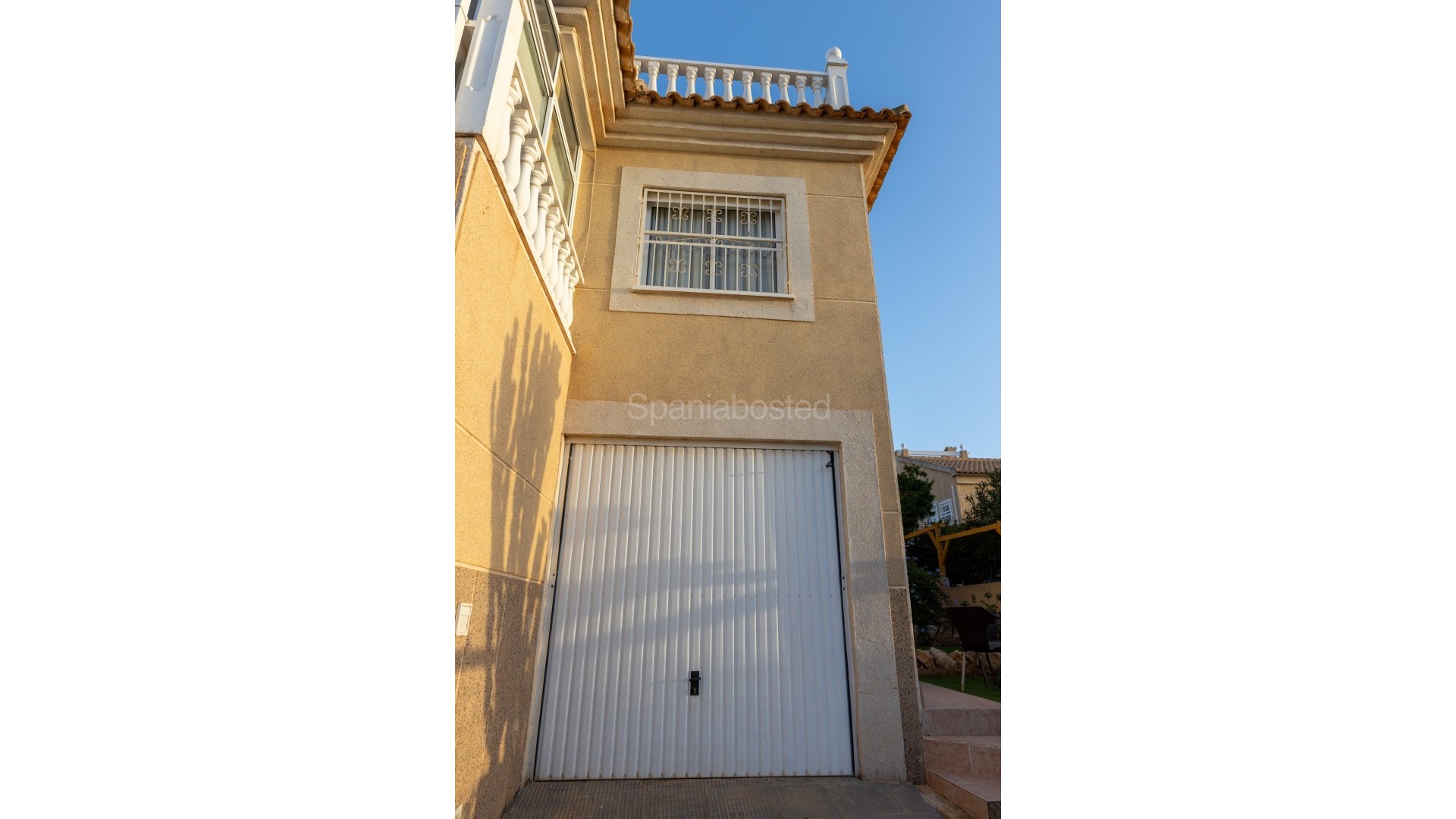 Resale - Villa -
Los Altos