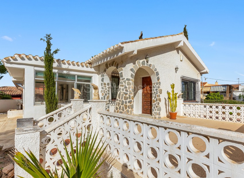 Resale - Villa -
Los Balcones - Los Altos del Edén - Los Balcones