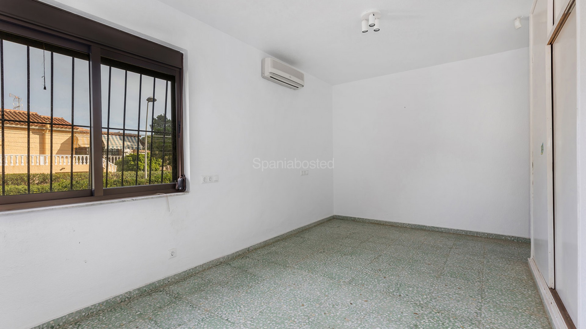 Resale - Villa -
Los Balcones - Los Altos del Edén - Los Balcones