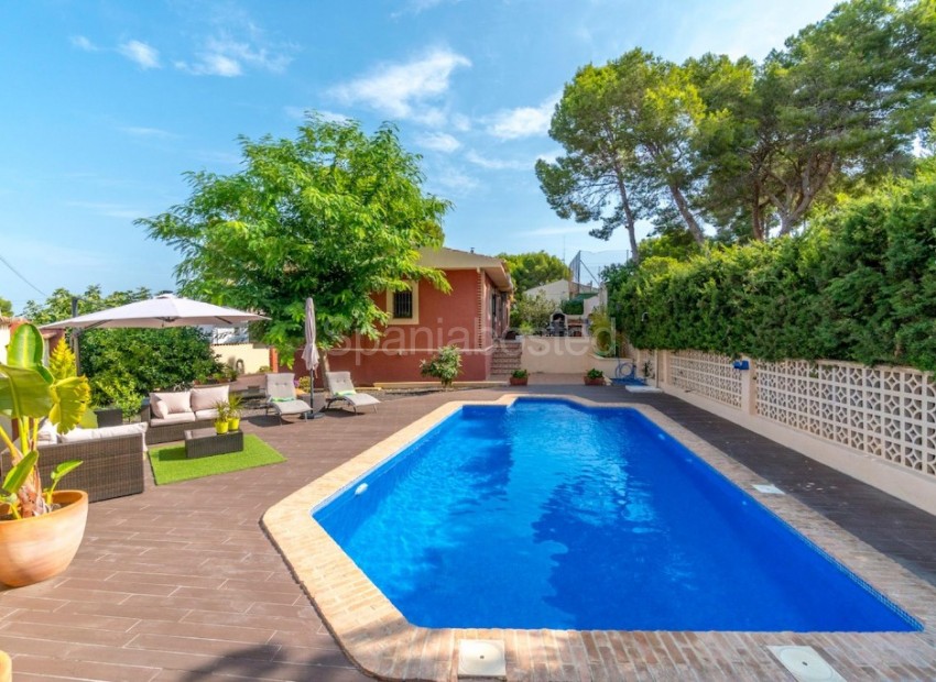 Resale - Villa -
Los Balcones