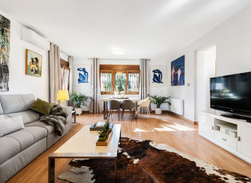 Resale - Villa -
Los Balcones