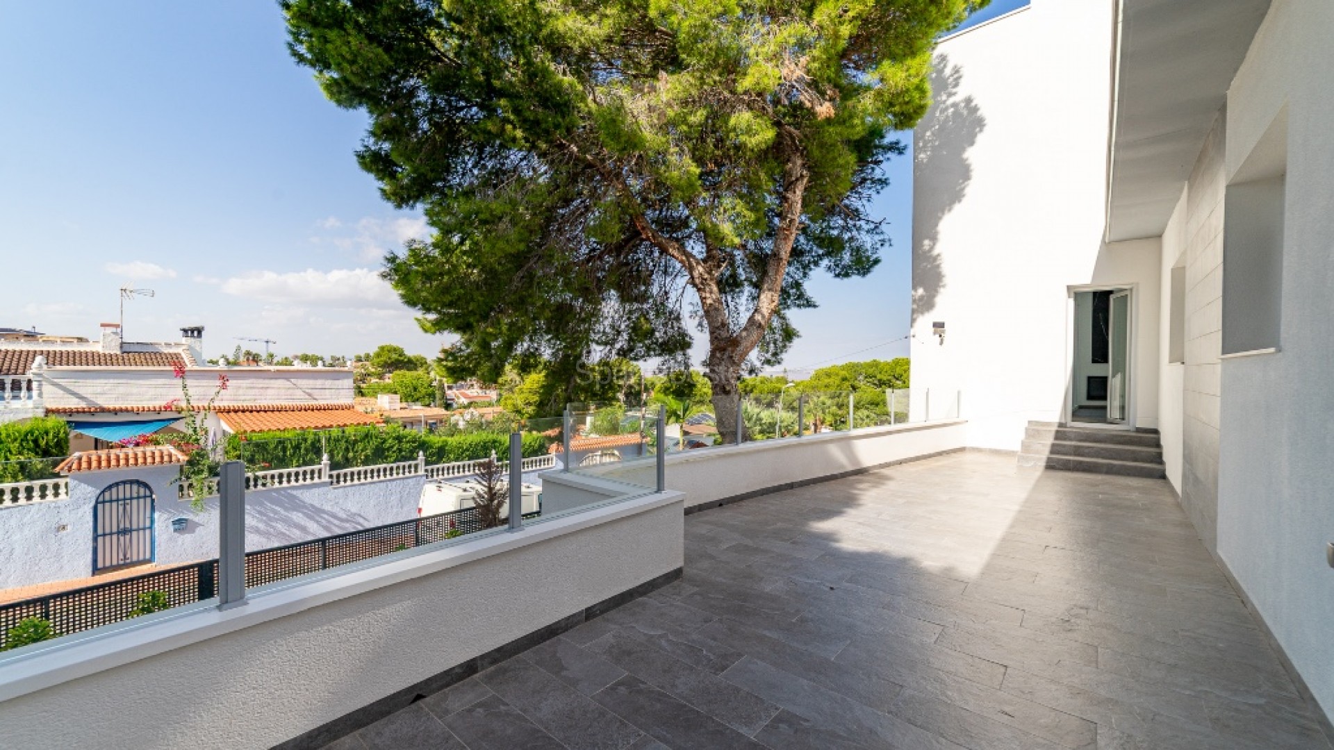 Resale - Villa -
Los Balcones