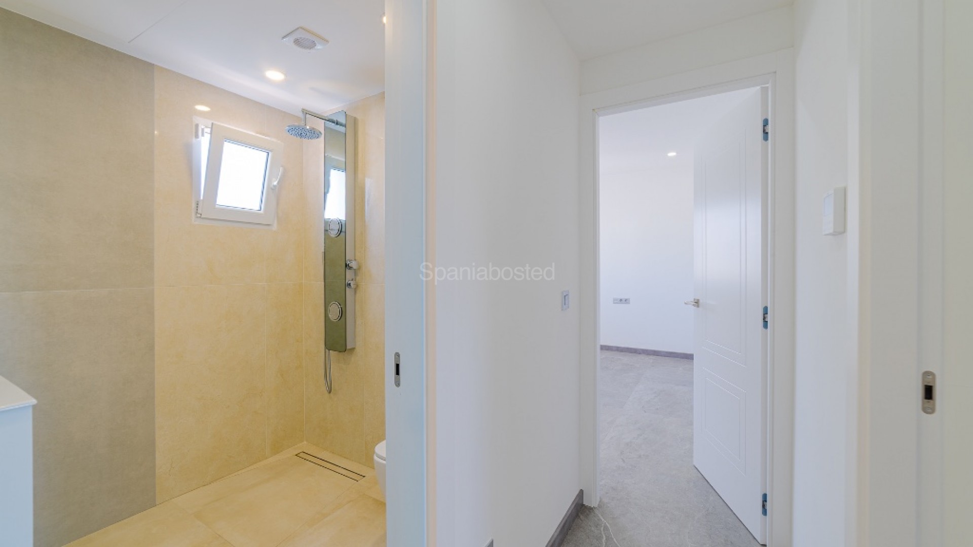 Resale - Villa -
Los Balcones