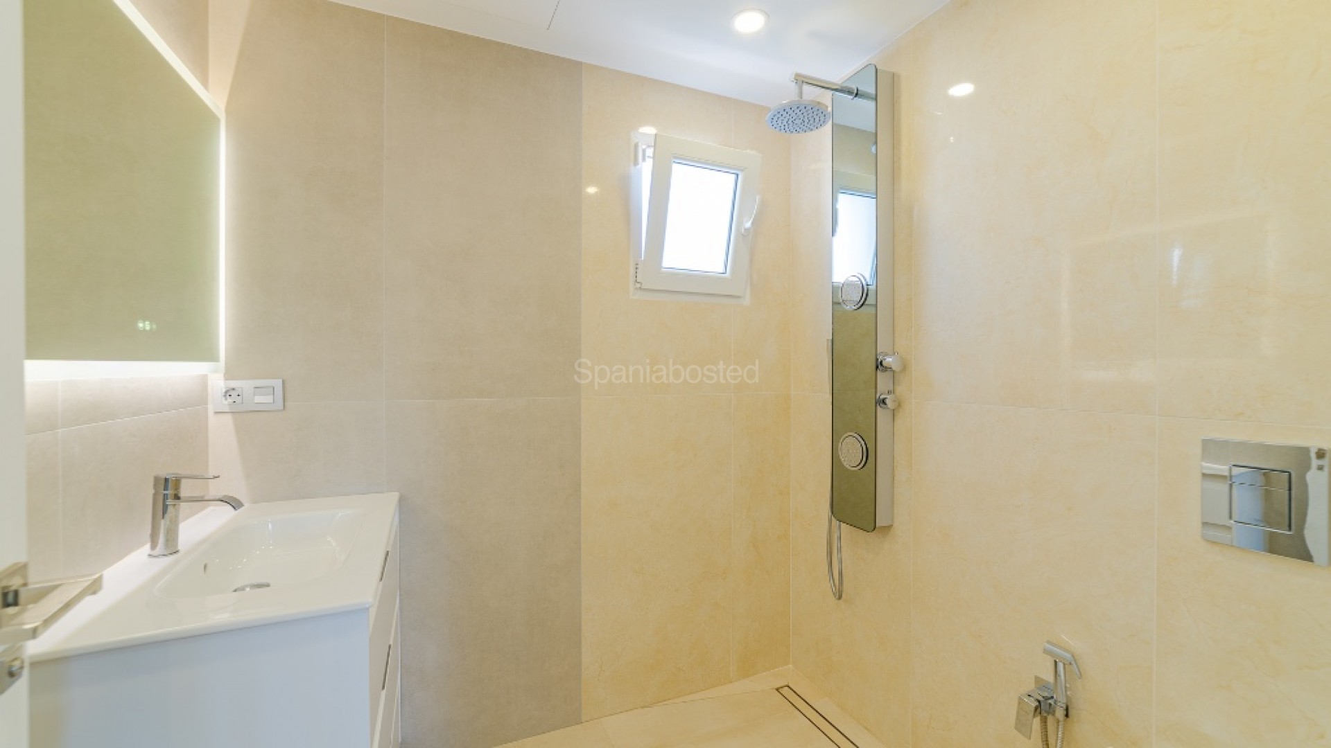 Resale - Villa -
Los Balcones