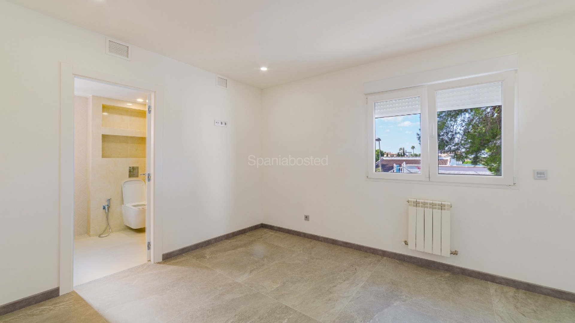 Resale - Villa -
Los Balcones