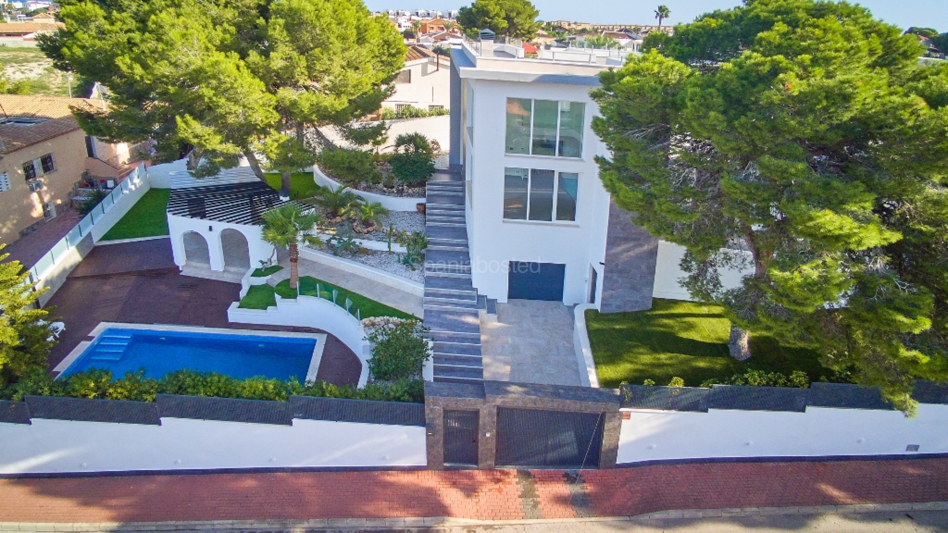 Resale - Villa -
Los Balcones