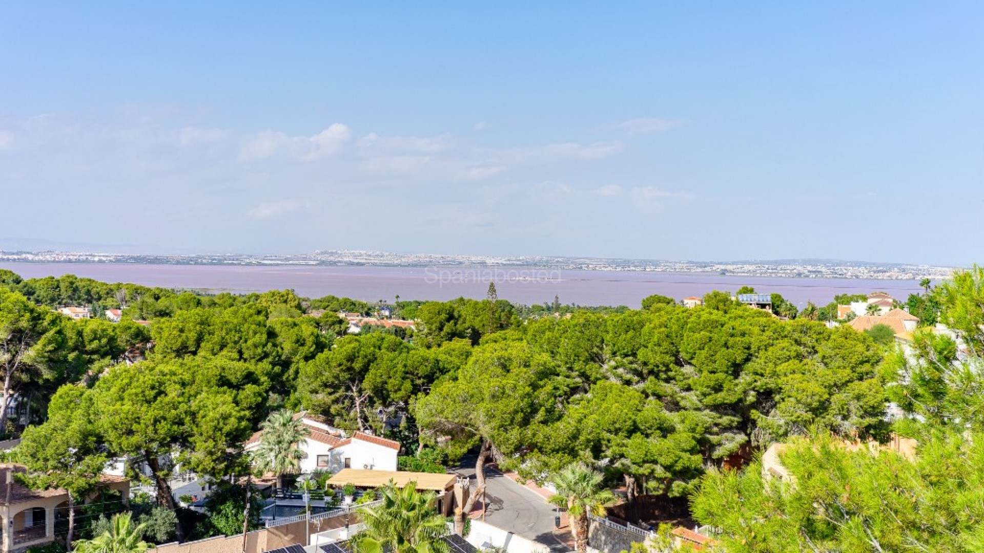 Resale - Villa -
Los Balcones