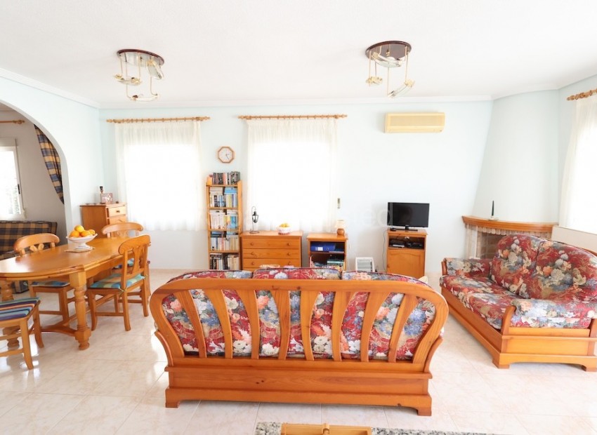 Resale - Villa -
Los Balcones