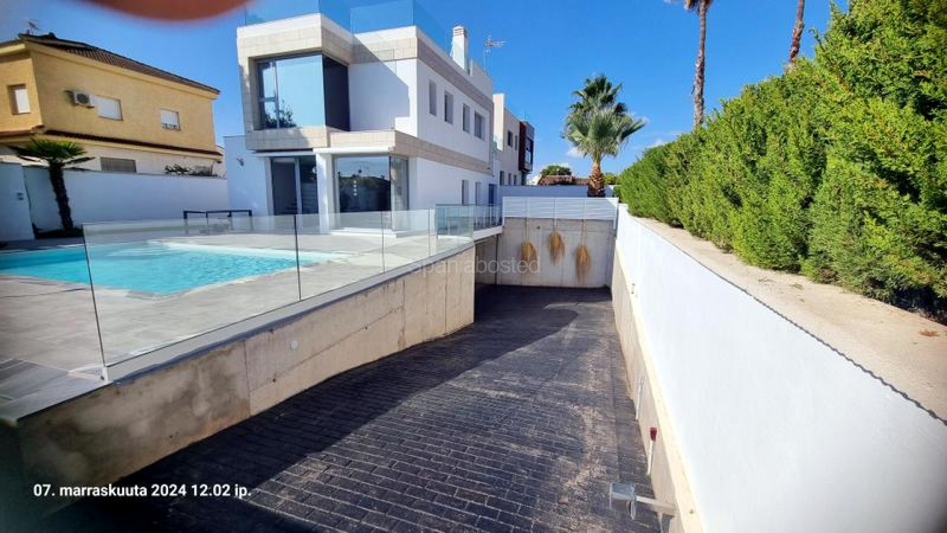Resale - Villa -
Los Balcones