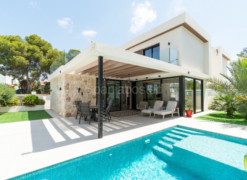 Resale - Villa -
Los Balcones