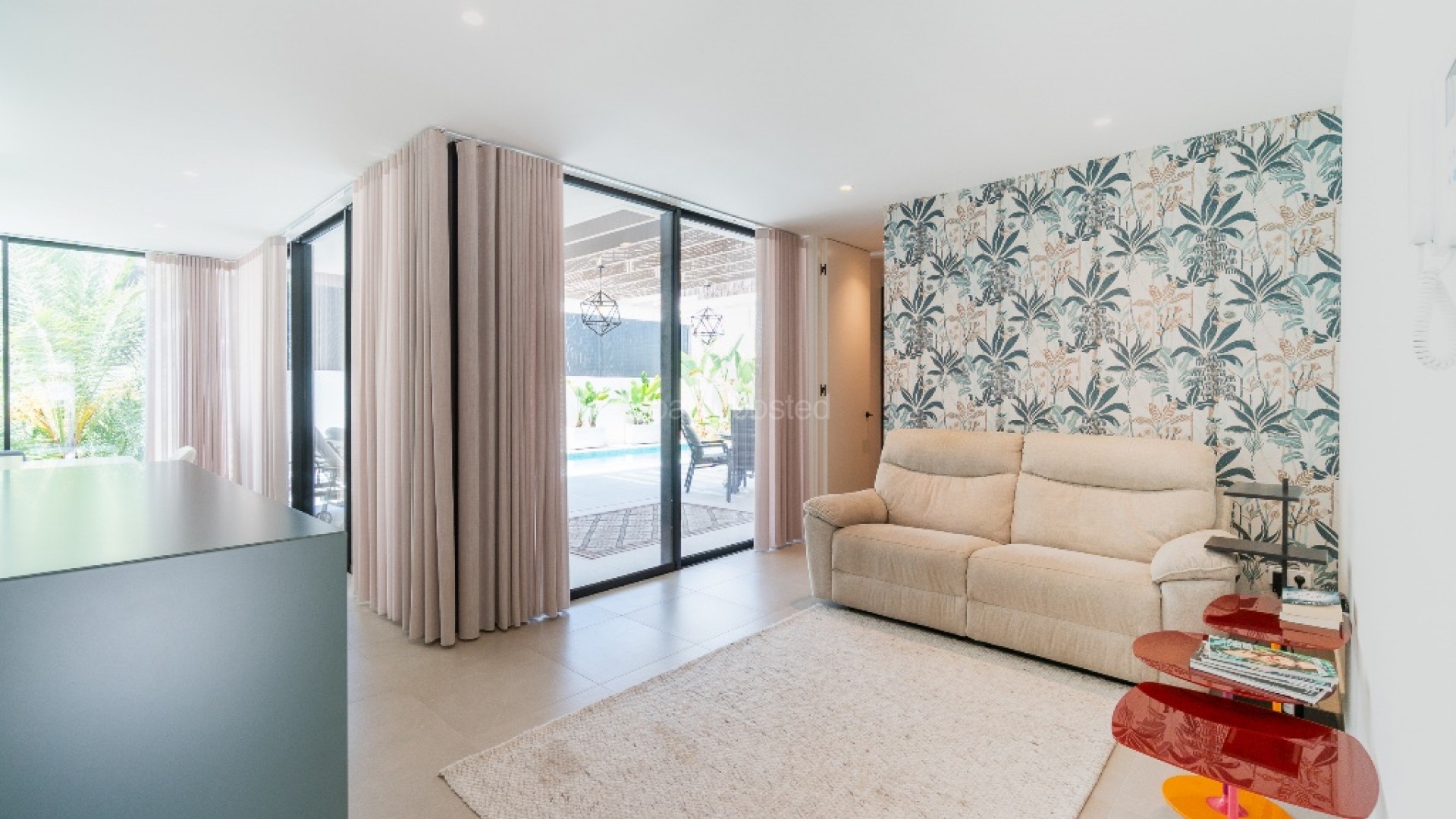 Resale - Villa -
Los Balcones