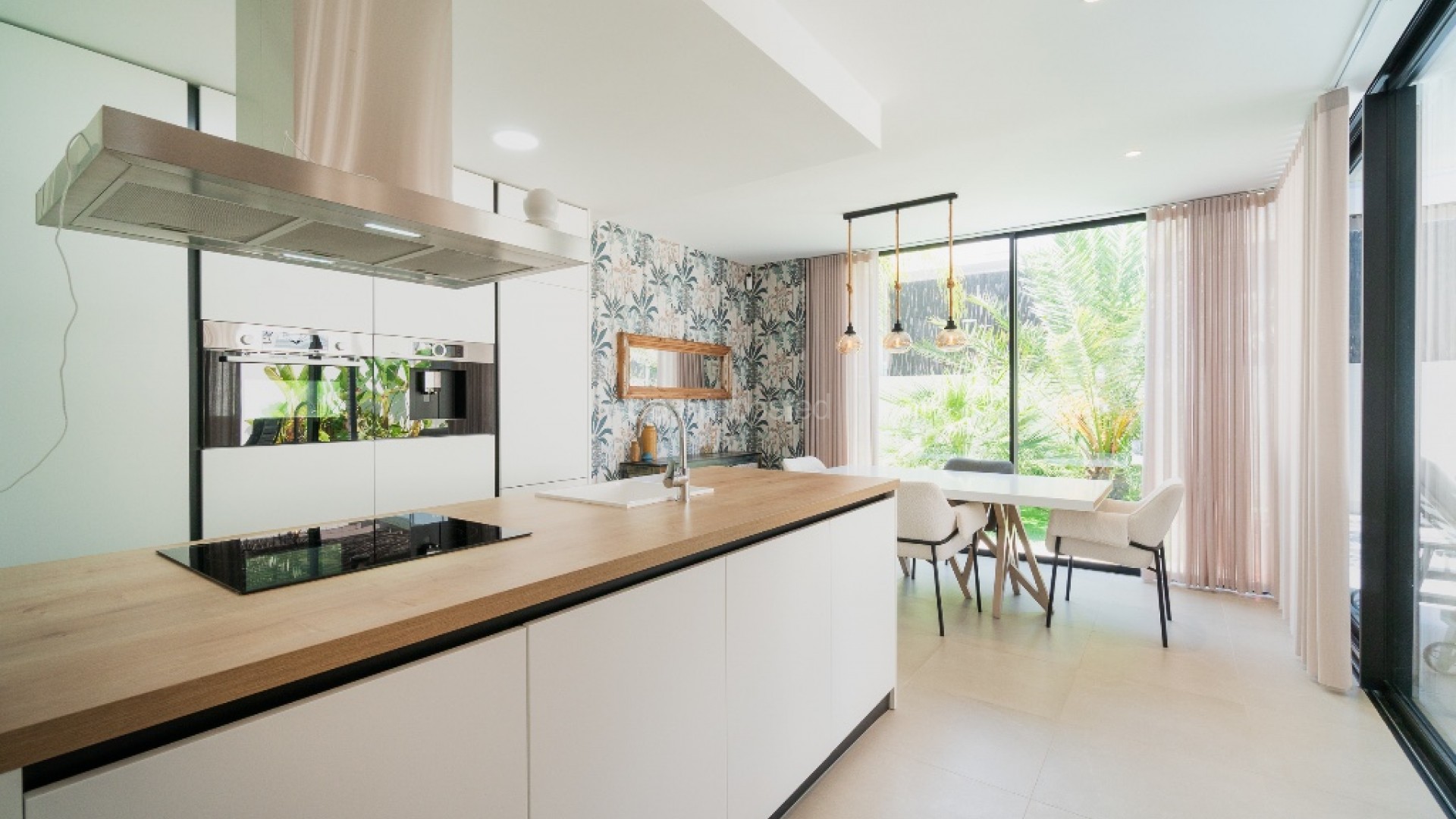 Resale - Villa -
Los Balcones