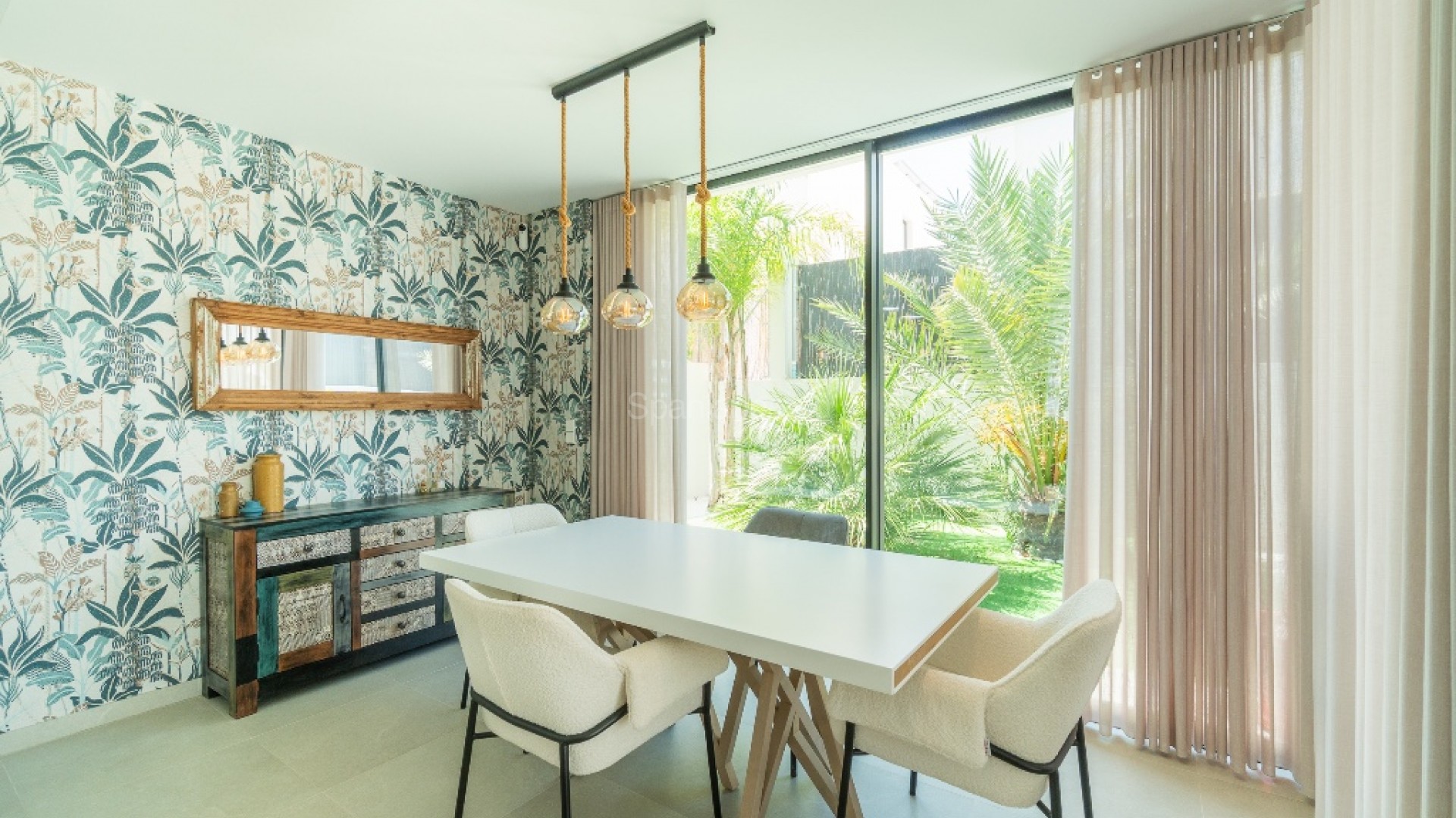 Resale - Villa -
Los Balcones