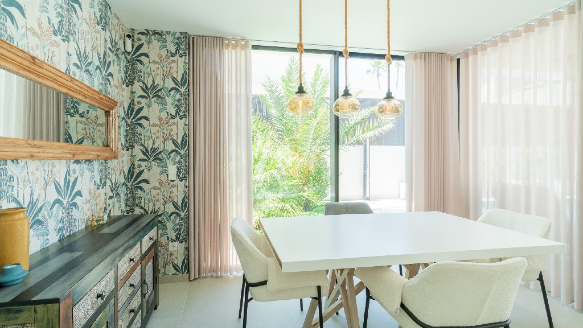 Resale - Villa -
Los Balcones