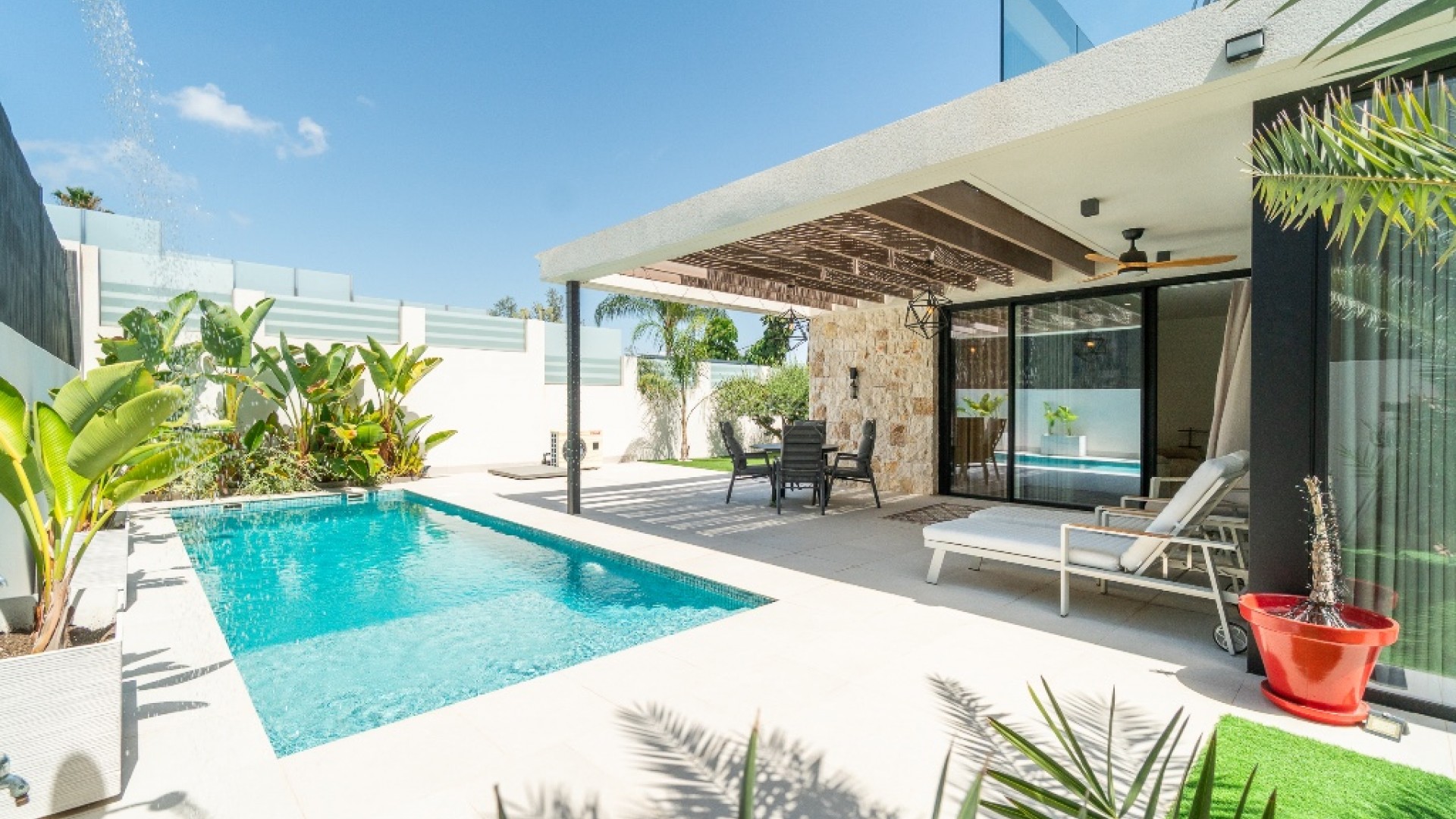 Resale - Villa -
Los Balcones