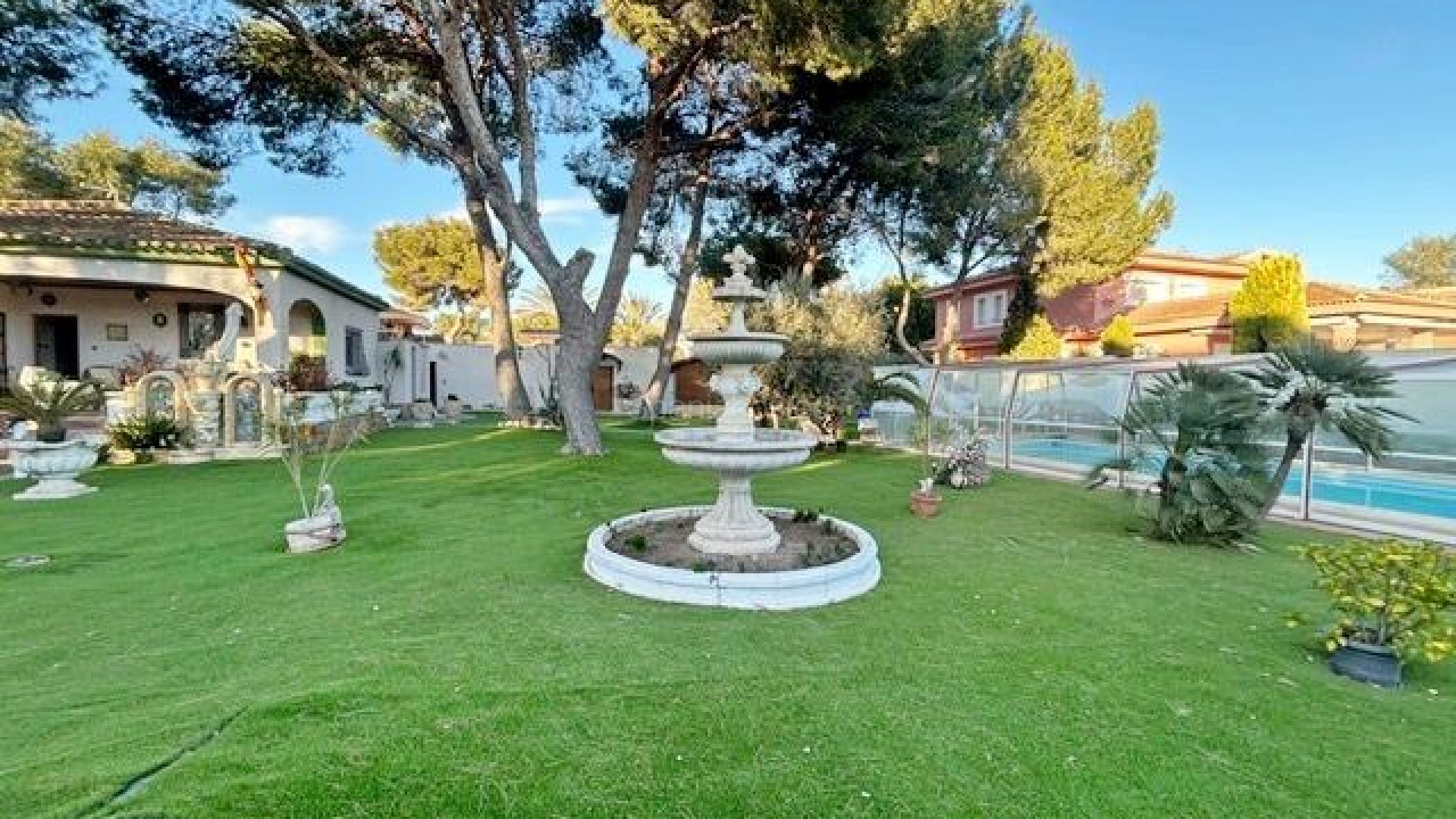 Resale - Villa -
Orihuela Costa - Altos de Campoamor