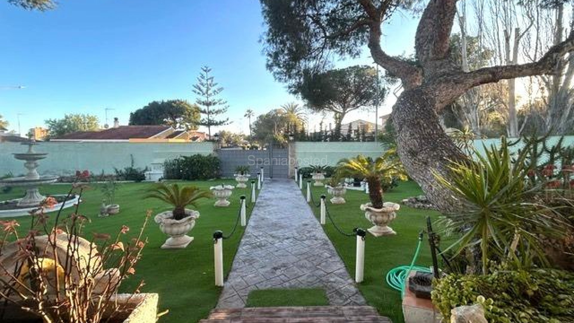 Resale - Villa -
Orihuela Costa - Altos de Campoamor