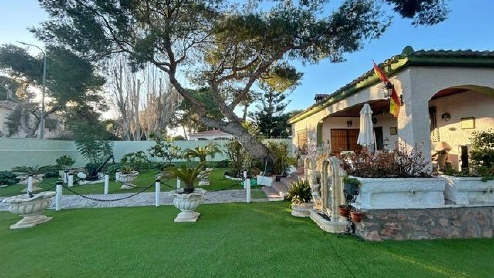 Resale - Villa -
Orihuela Costa - Altos de Campoamor