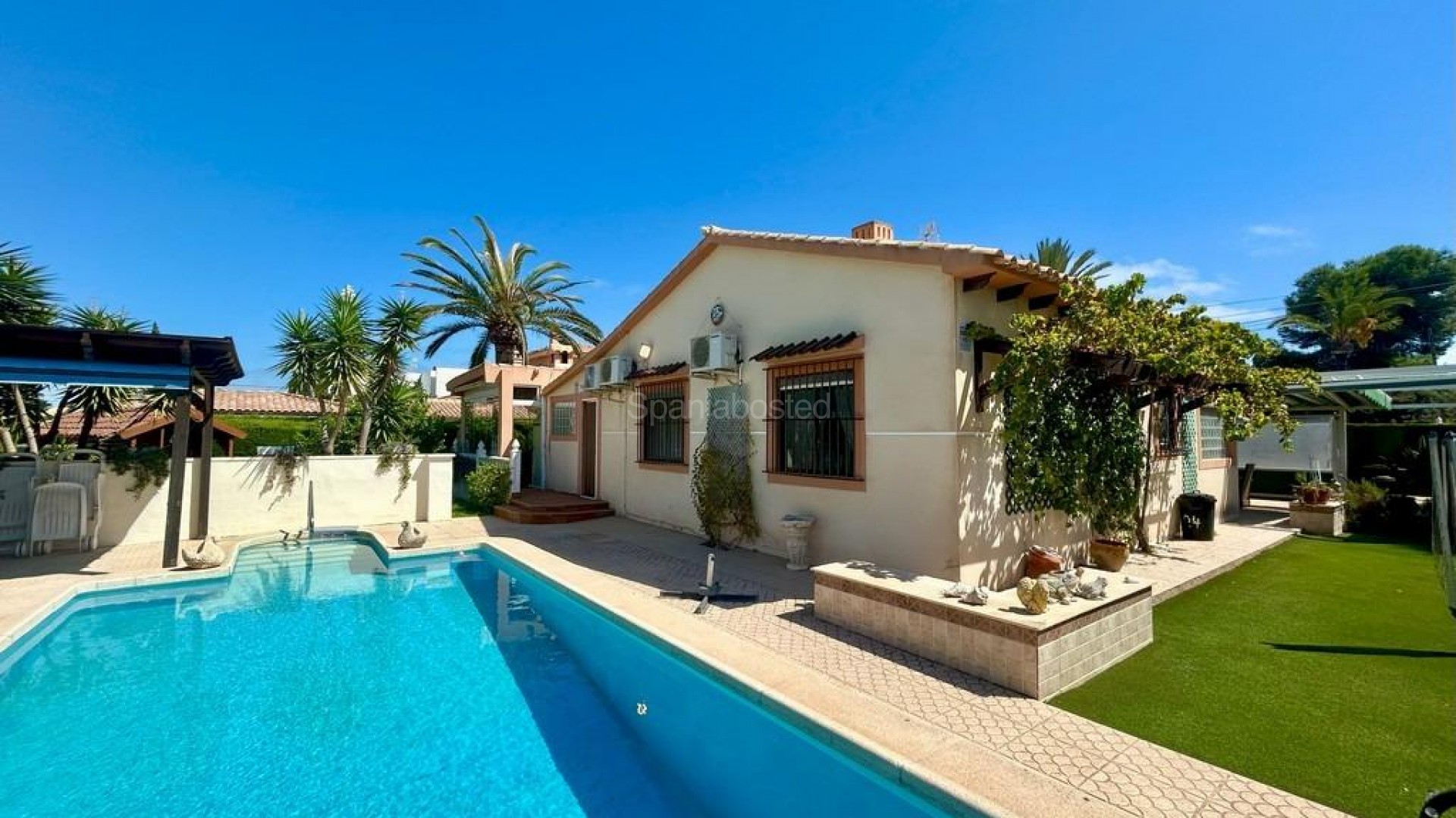 Resale - Villa -
Orihuela Costa - Cabo Roig